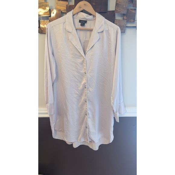 Women's Natori Pink With White Trim Satin Button Up Nightgown Size L EUC Luxury - Picture 3 of 4